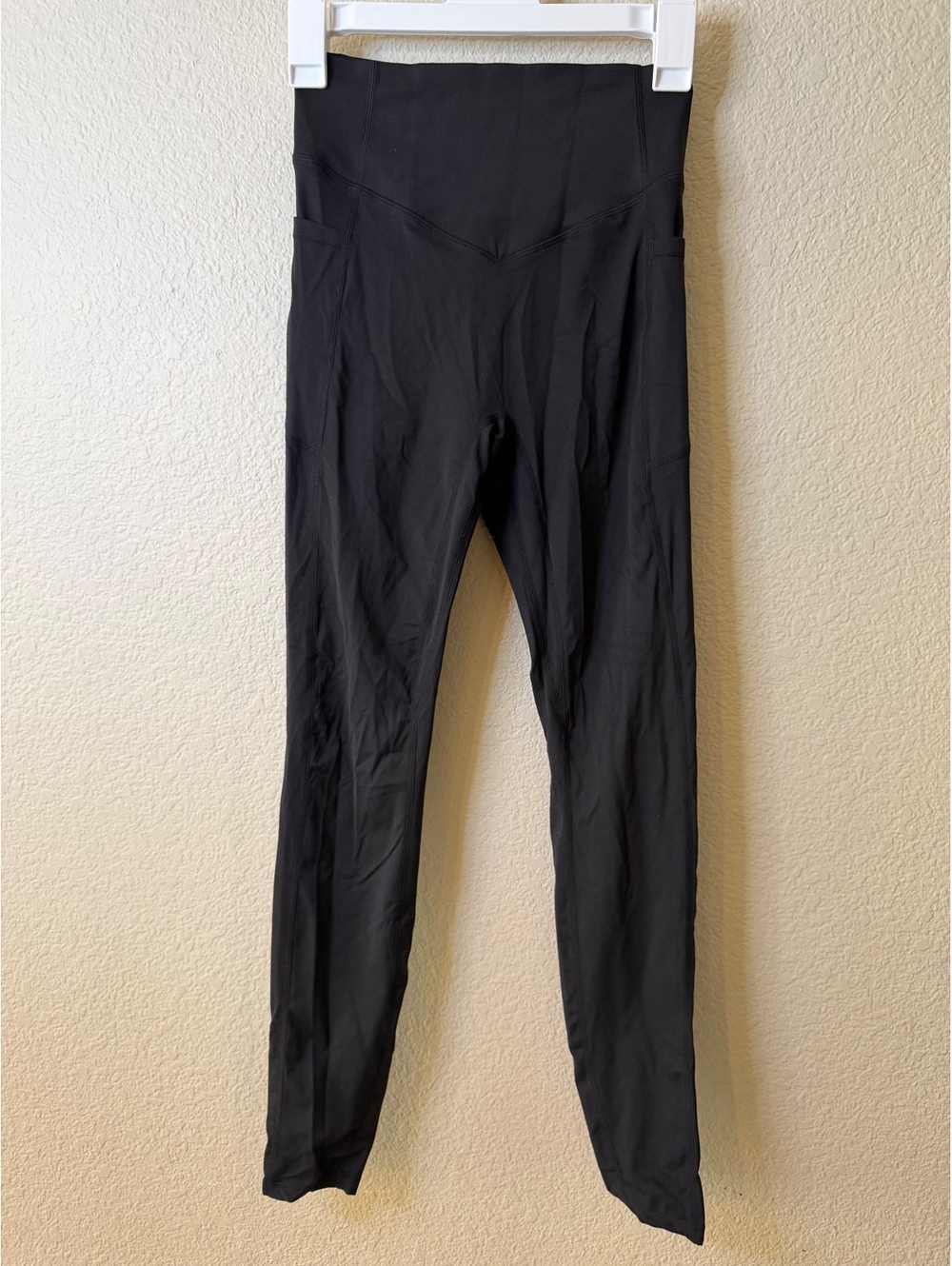 Halara Small Full Length Black Butt Scrunch/Life, Tummy Control Pockets